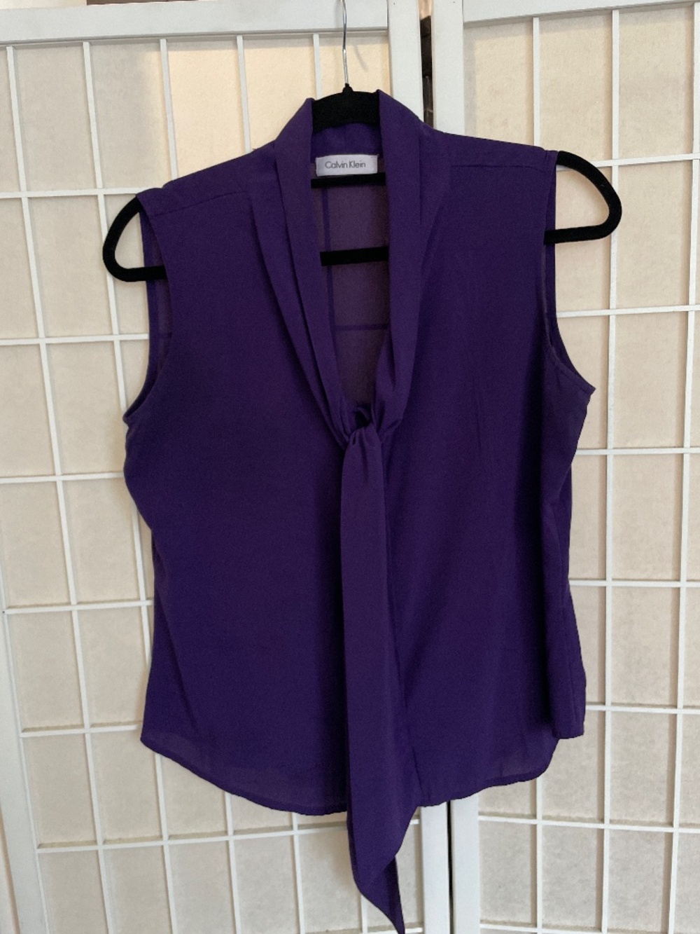 Calvin Klein sleeveless flowly blouse purple Small
